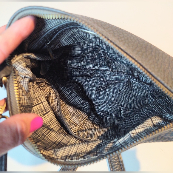 Antik Kraft Pebbled Vegan Leather Crossbody - Picture 7 of 13